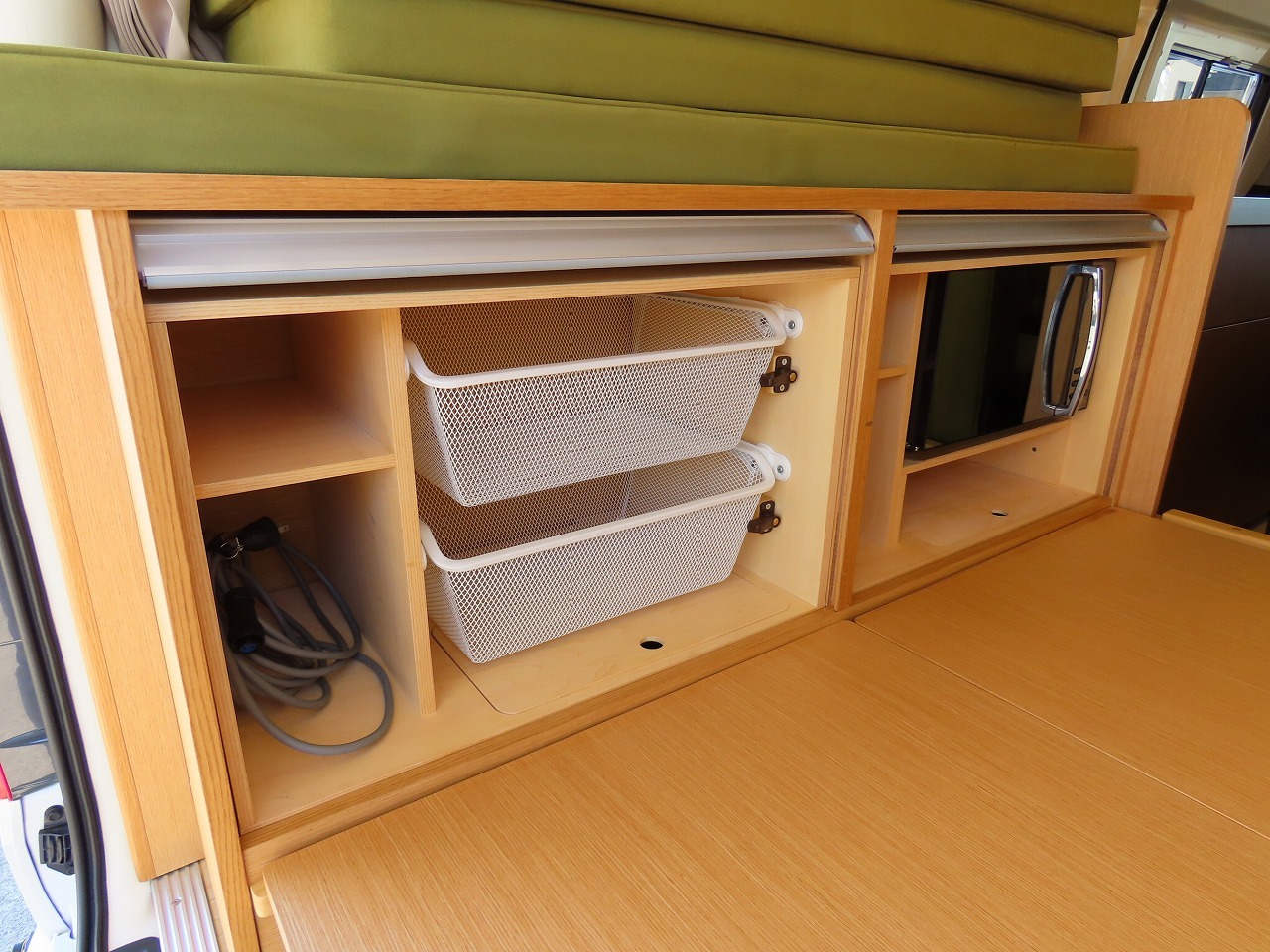 キャンピングカーバンコン