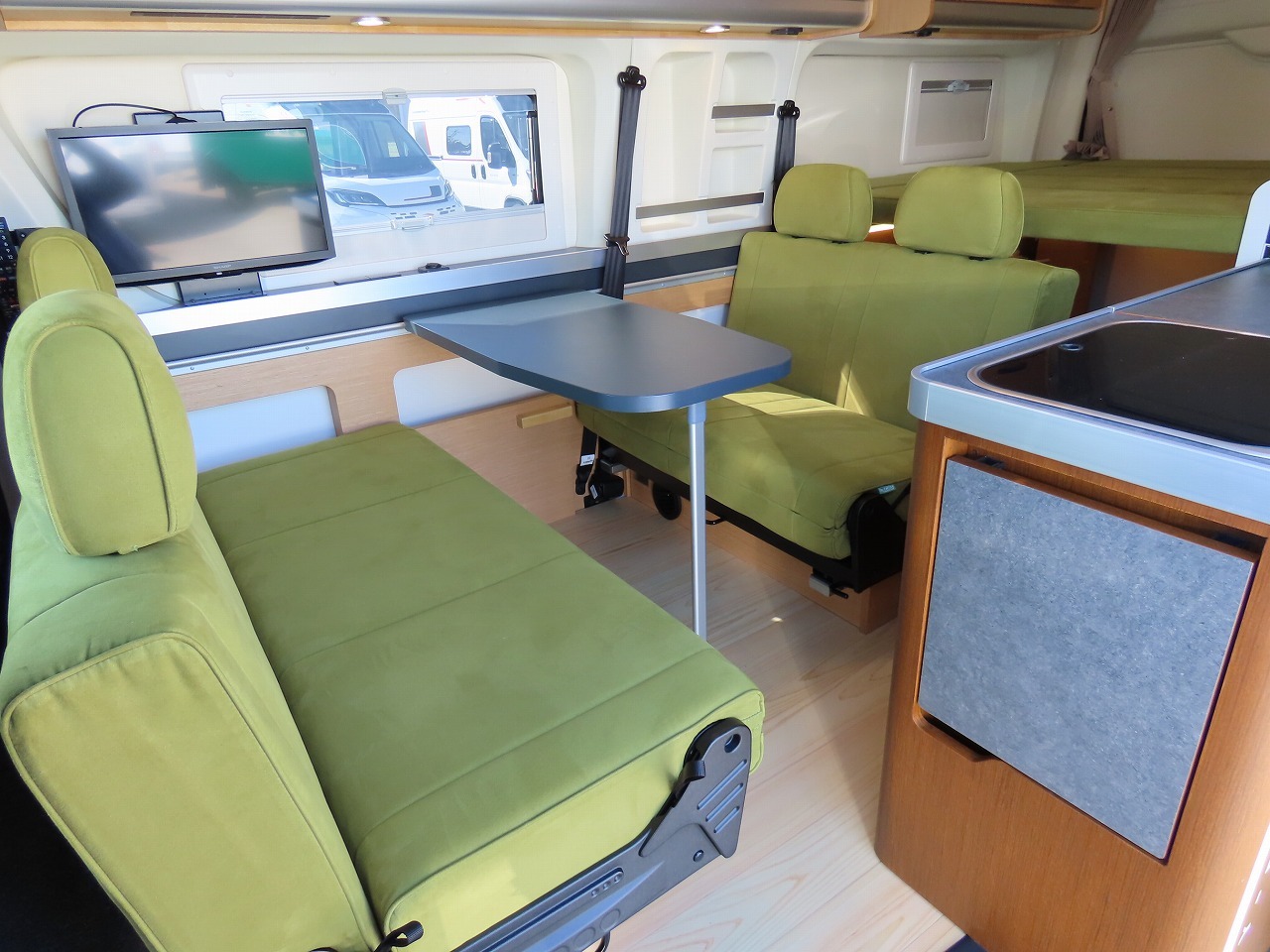 キャンピングカーバンコン