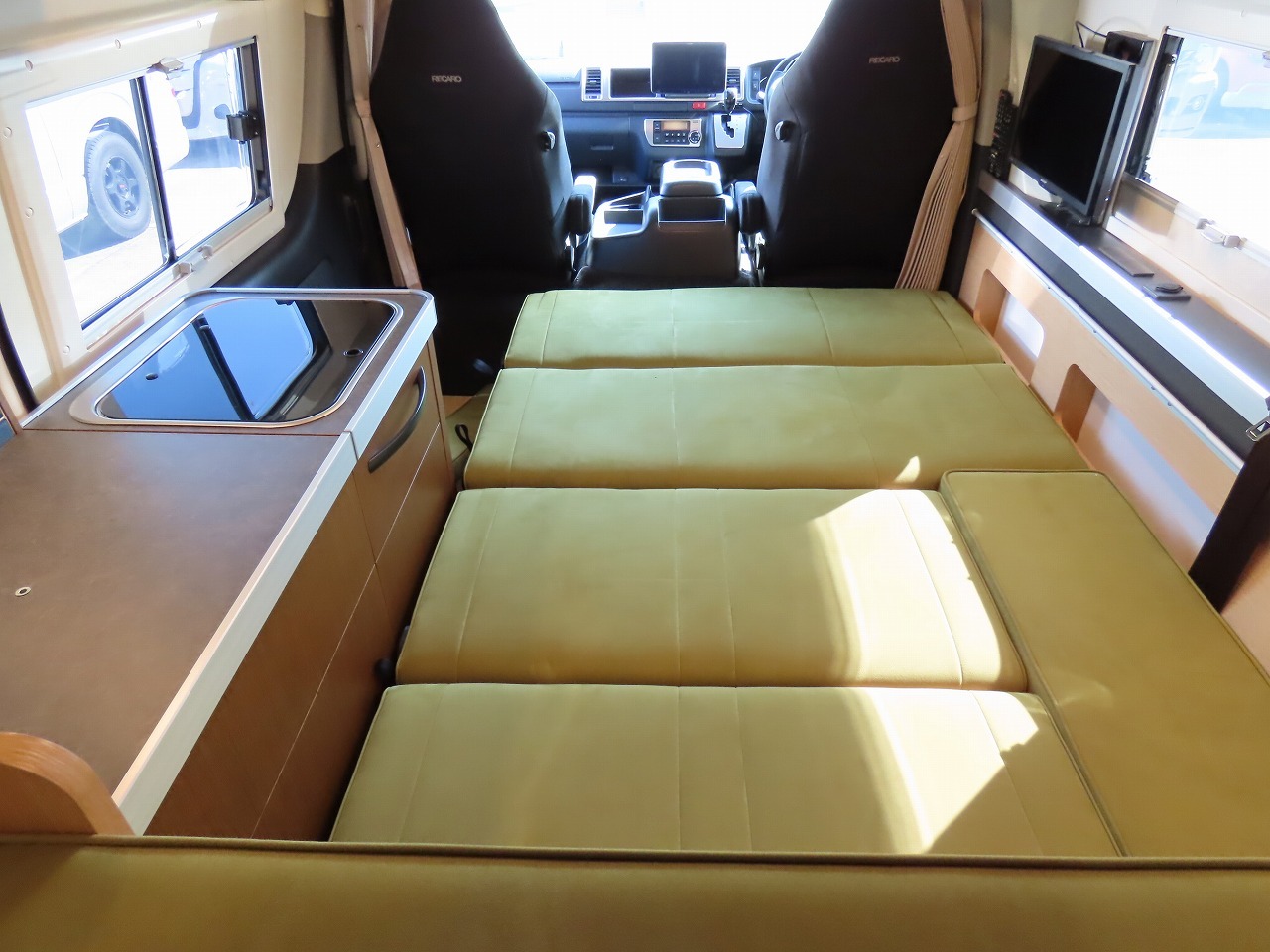 キャンピングカーバンコン