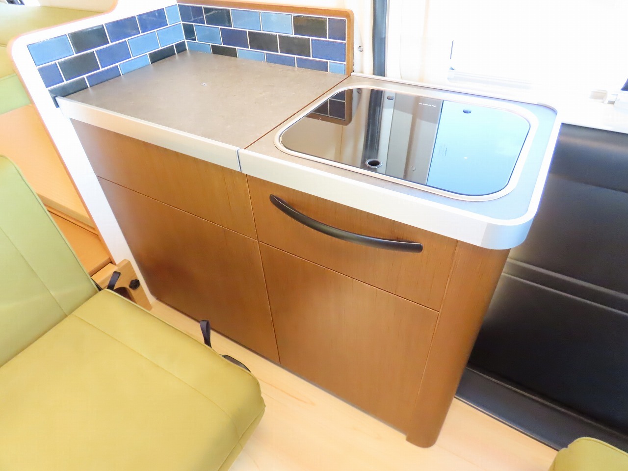 キャンピングカーバンコン