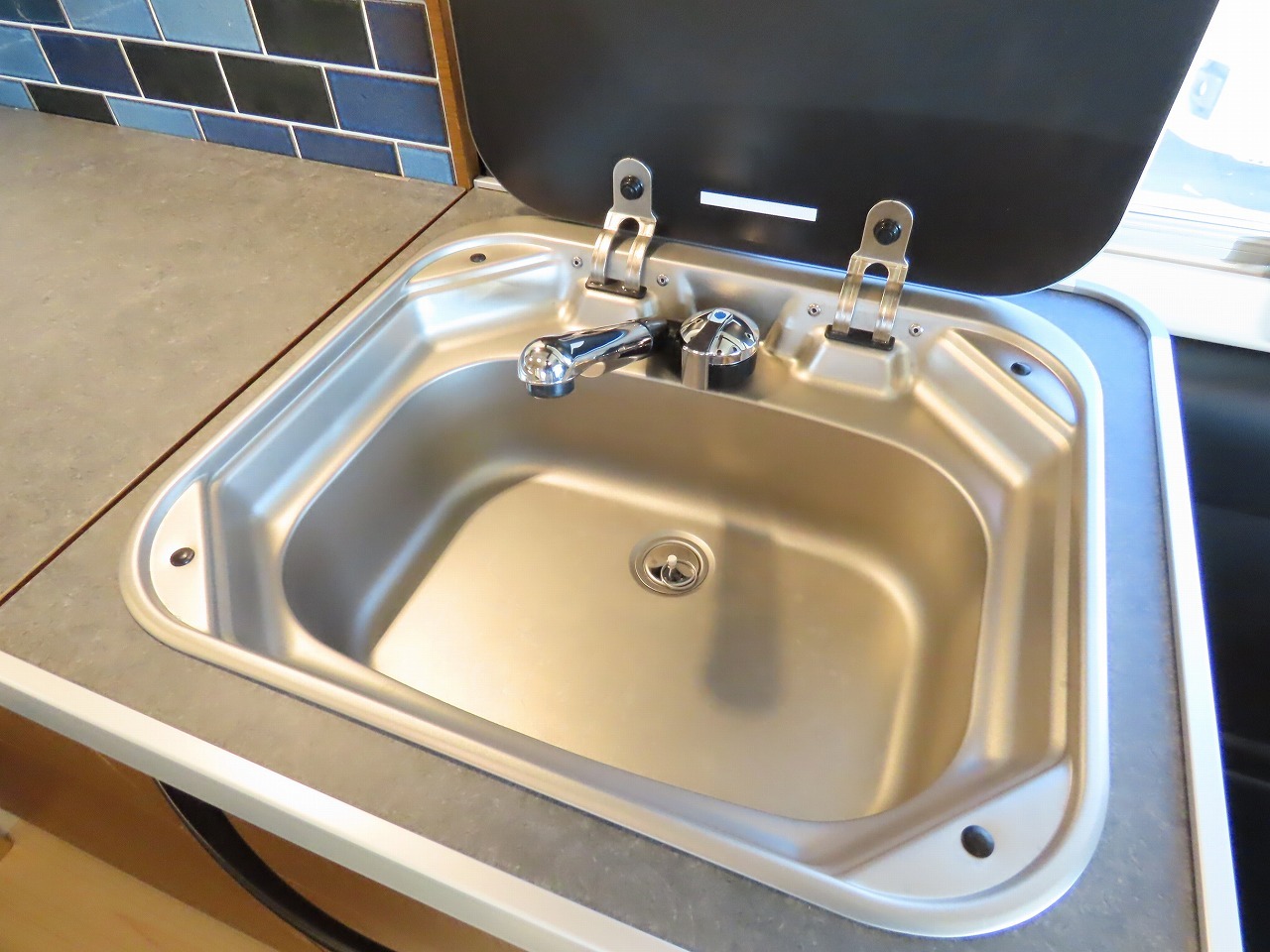 キャンピングカーバンコン