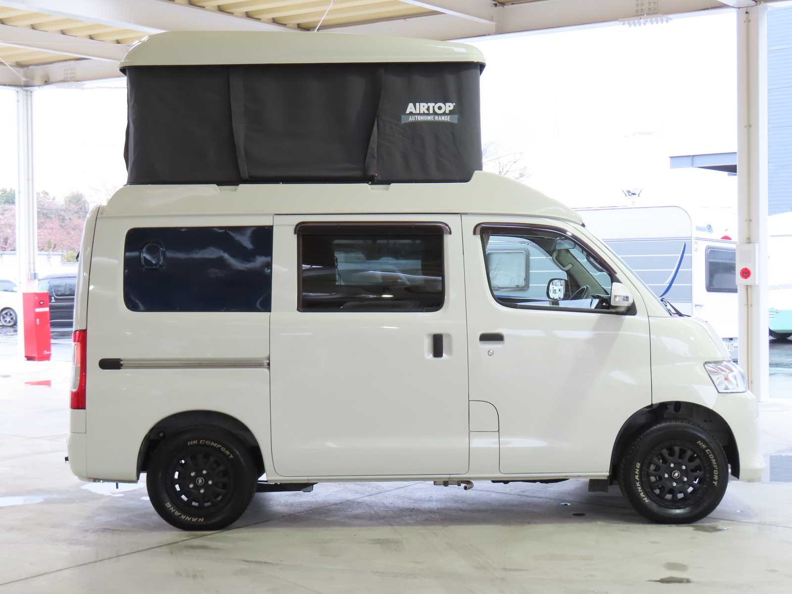 キャンピングカーバンコン