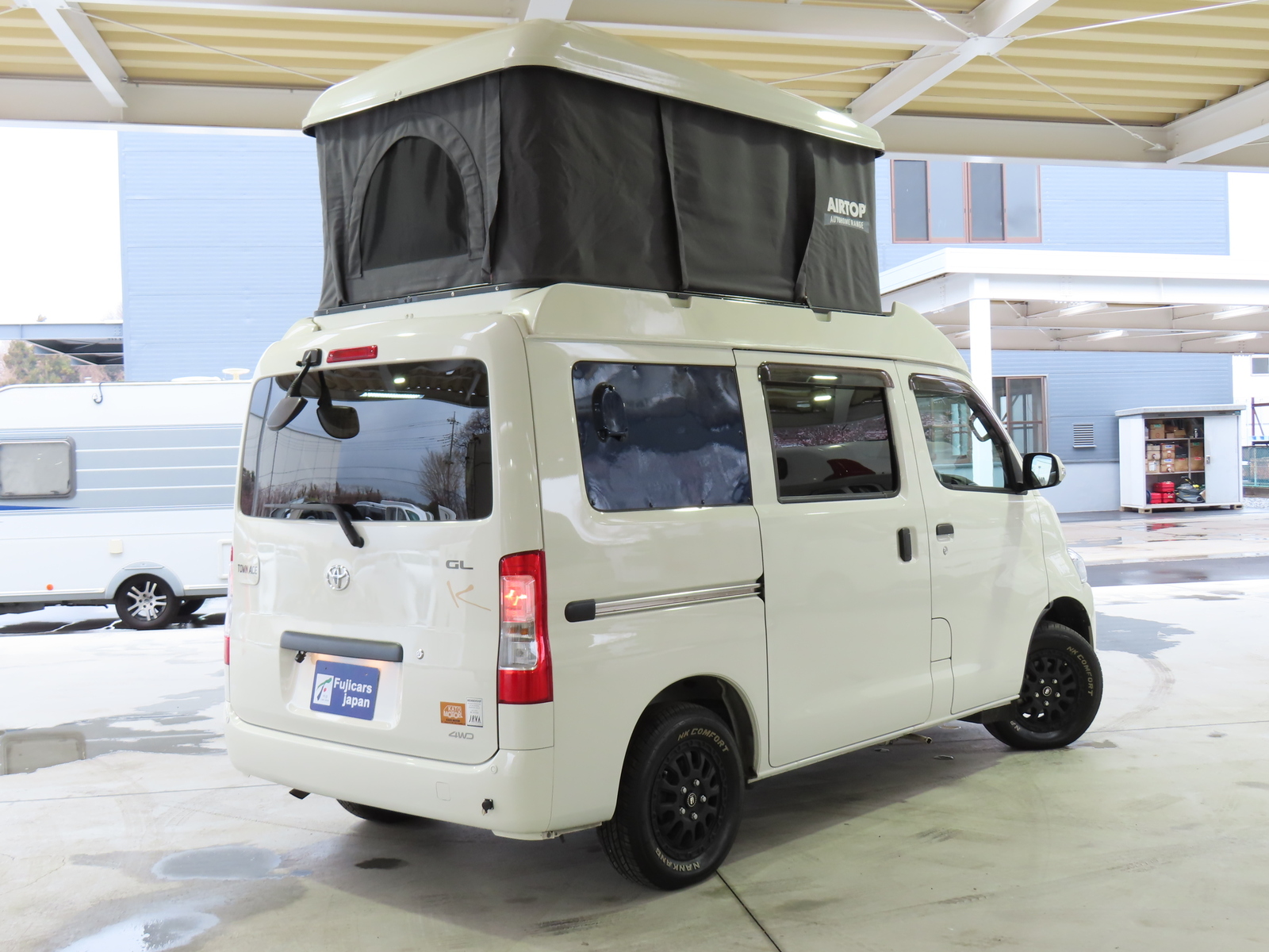 キャンピングカーバンコン