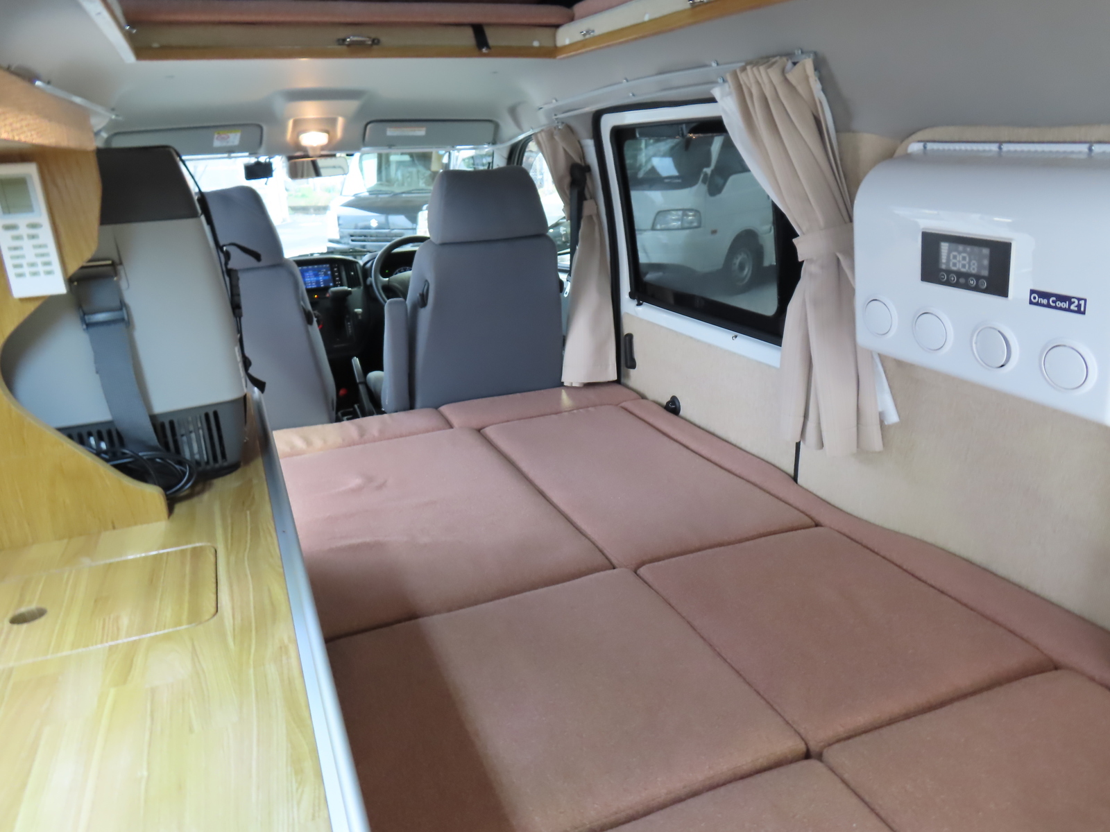 キャンピングカーバンコン