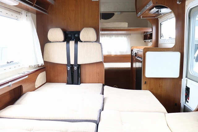 キャンピングカーキャブコン