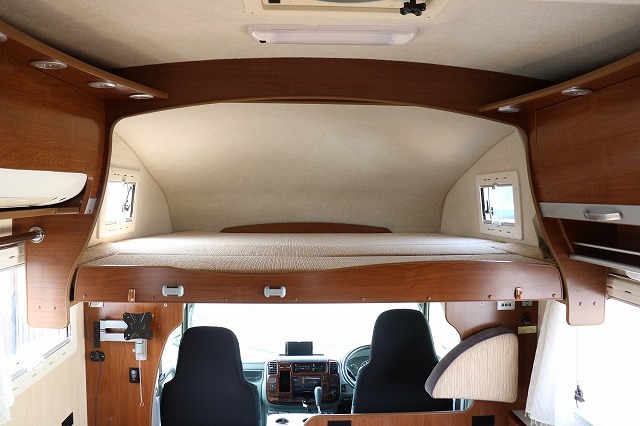 キャンピングカーキャブコン