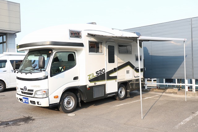キャンピングカーキャブコン