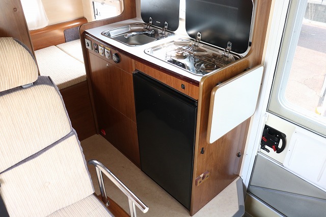 キャンピングカーキャブコン