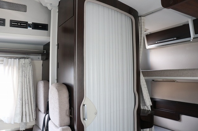 キャンピングカーキャブコン