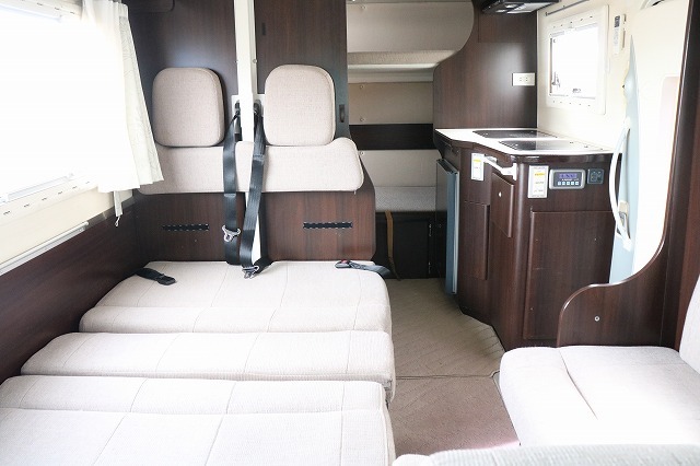 キャンピングカーキャブコン