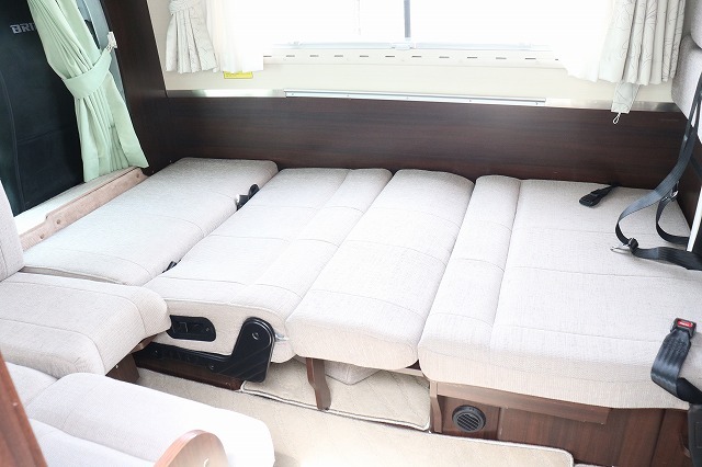 キャンピングカーキャブコン