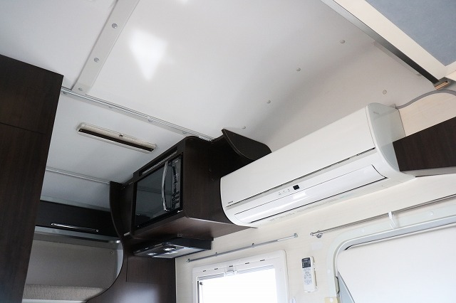 キャンピングカーキャブコン