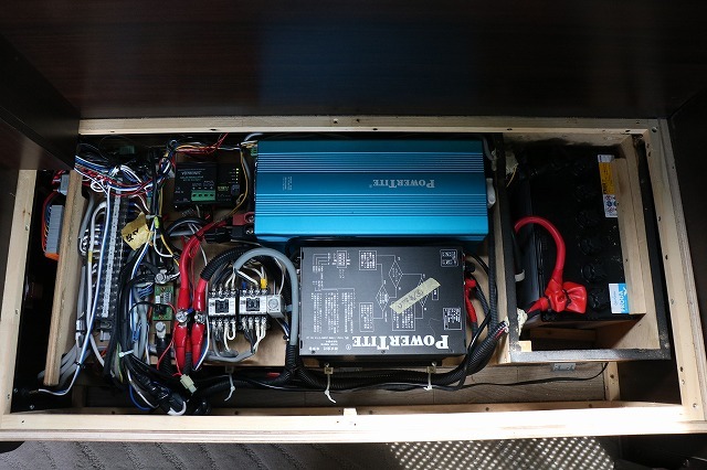 キャンピングカーキャブコン