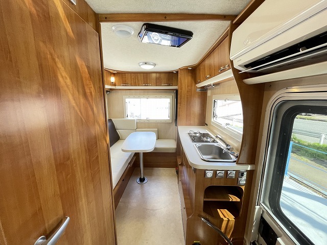 キャンピングカーキャブコン