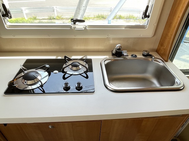 キャンピングカーキャブコン