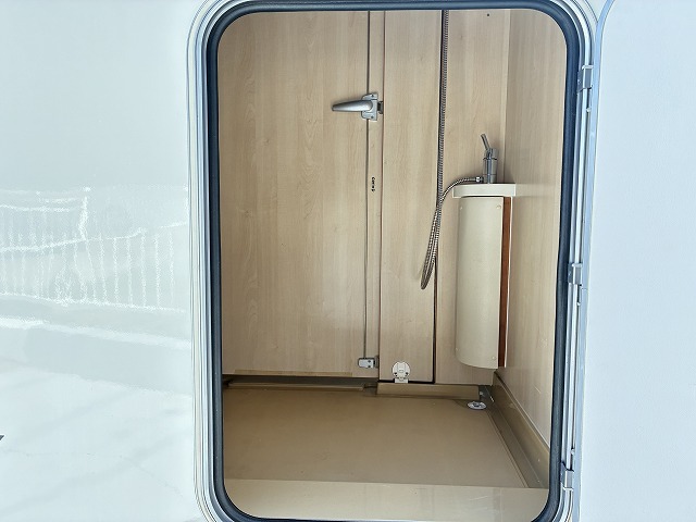 キャンピングカーキャブコン