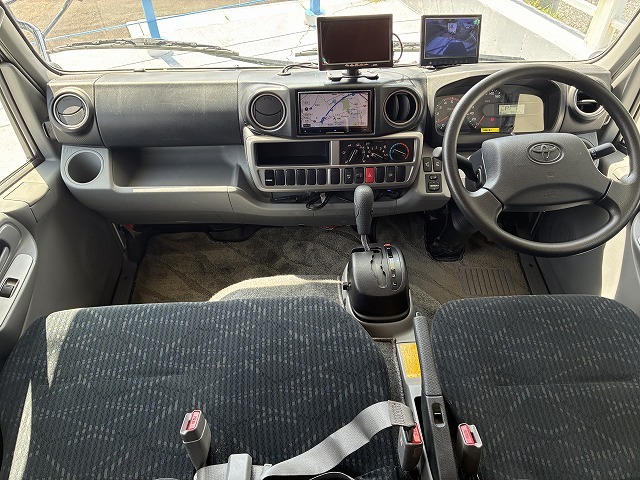 キャンピングカーキャブコン