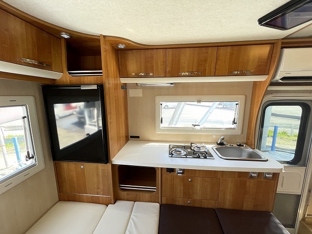 キャンピングカーキャブコン