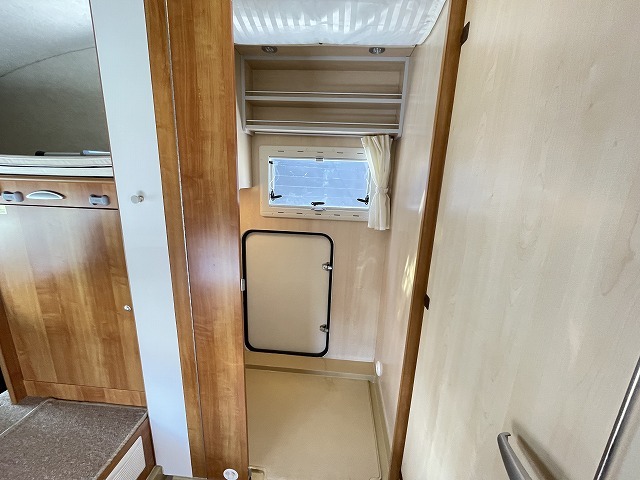 キャンピングカーキャブコン