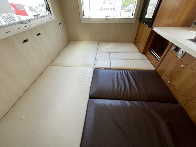 キャンピングカーキャブコン