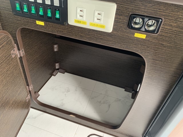 キャンピングカーバンコン