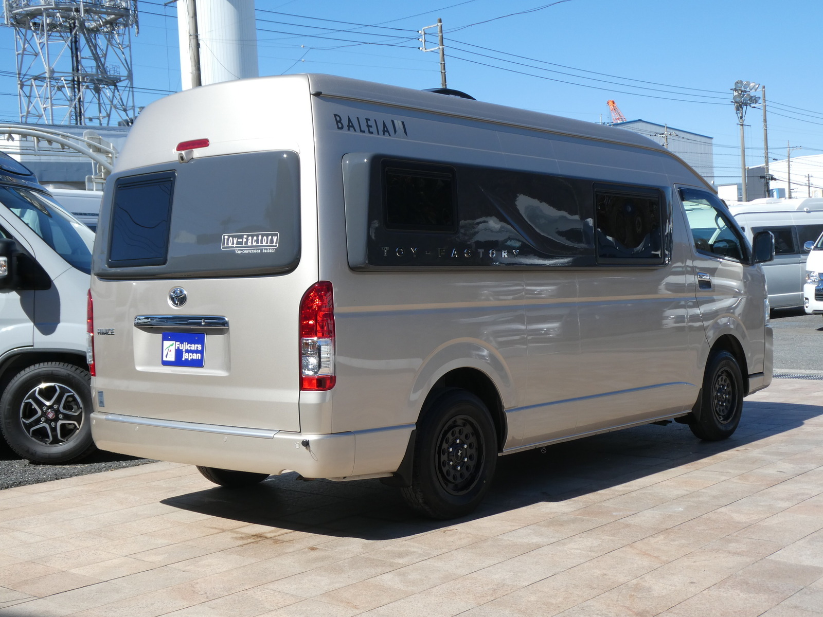 キャンピングカーバンコン