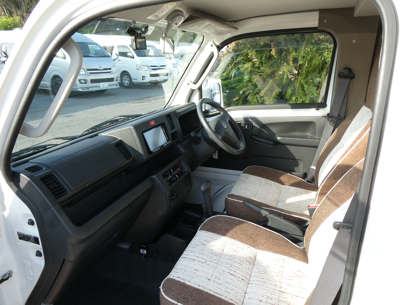 キャンピングカー軽キャンパー