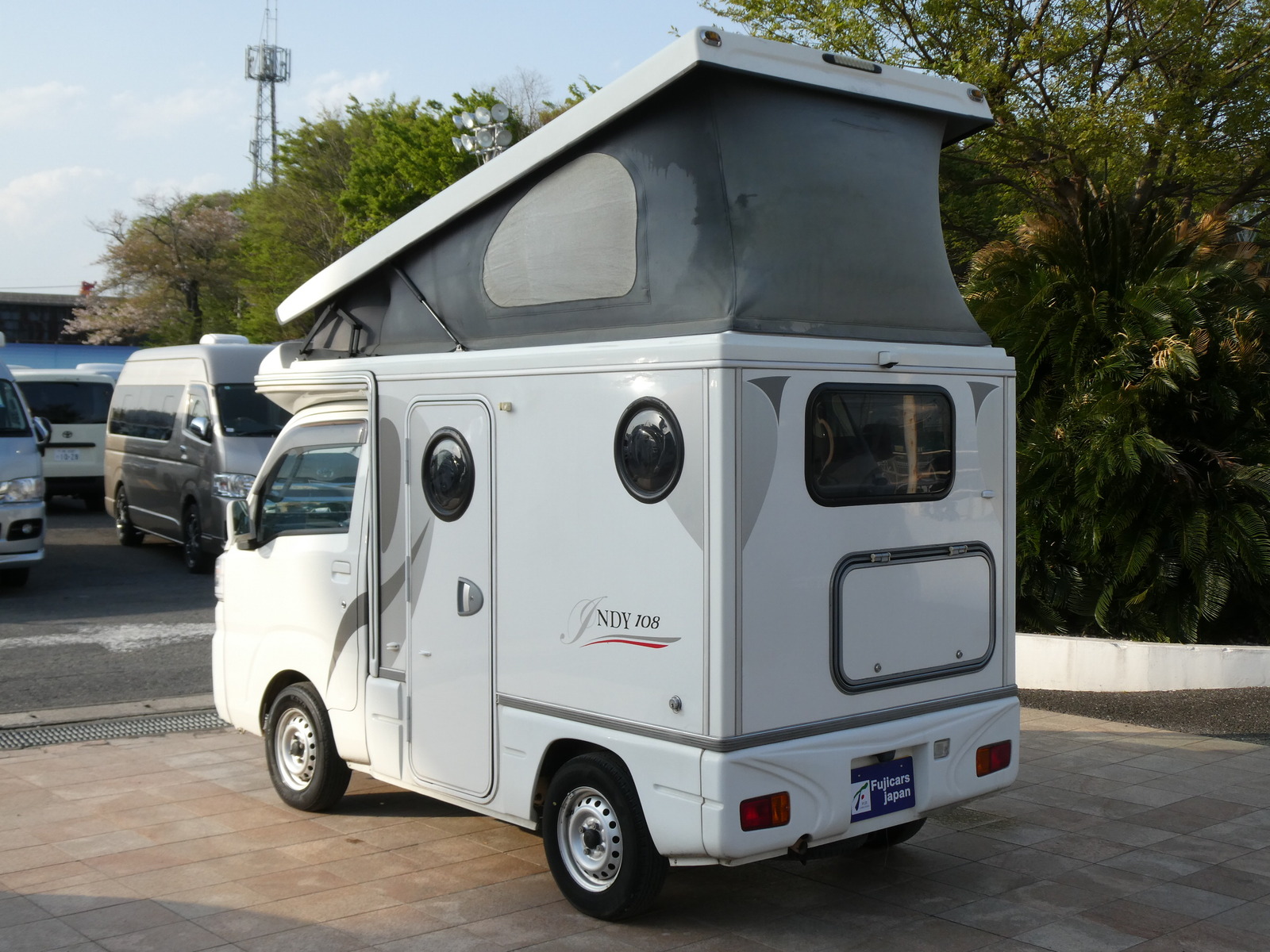 キャンピングカー軽キャンパー