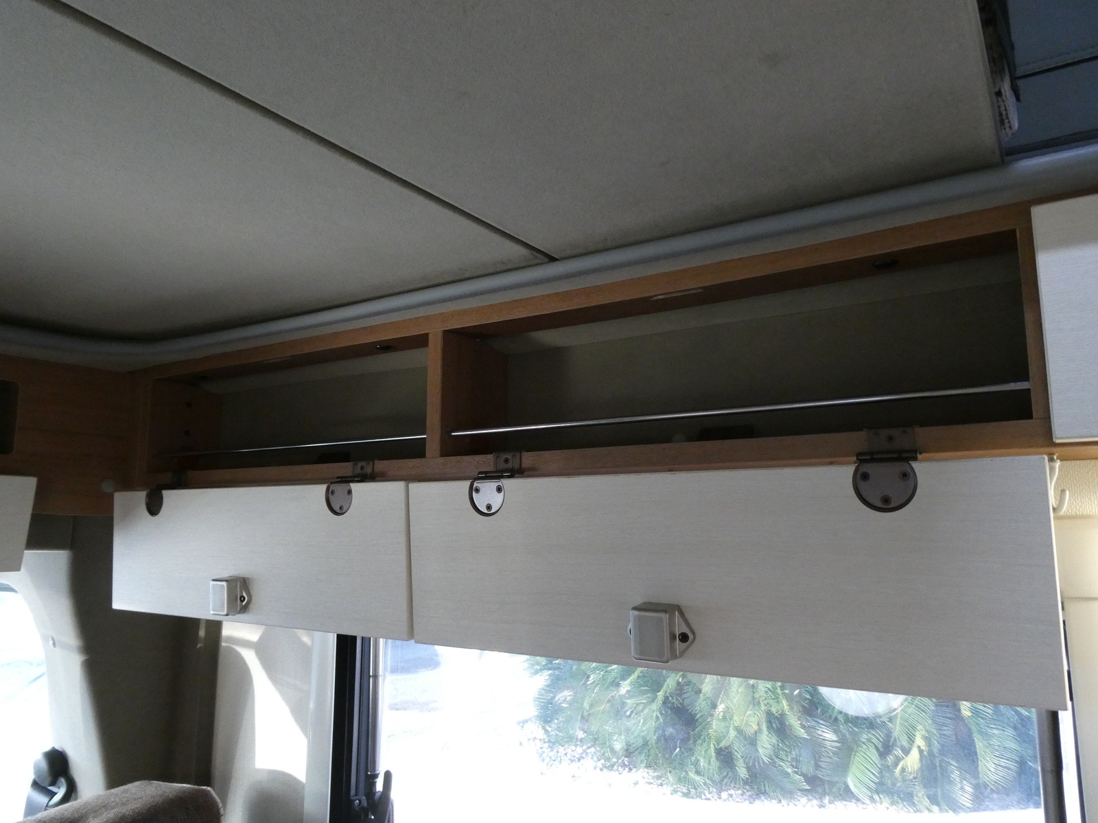 キャンピングカー軽キャンパー