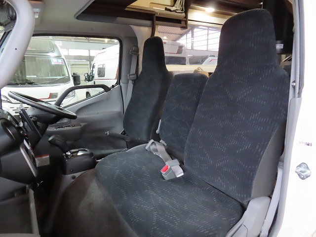 キャンピングカーキャブコン