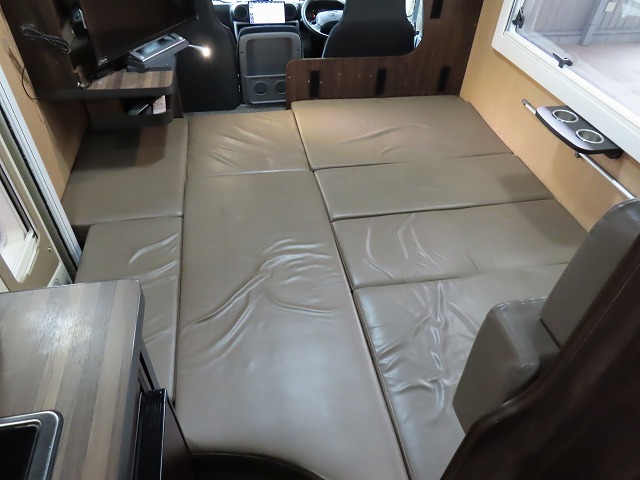 キャンピングカーキャブコン