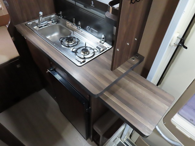 キャンピングカーキャブコン