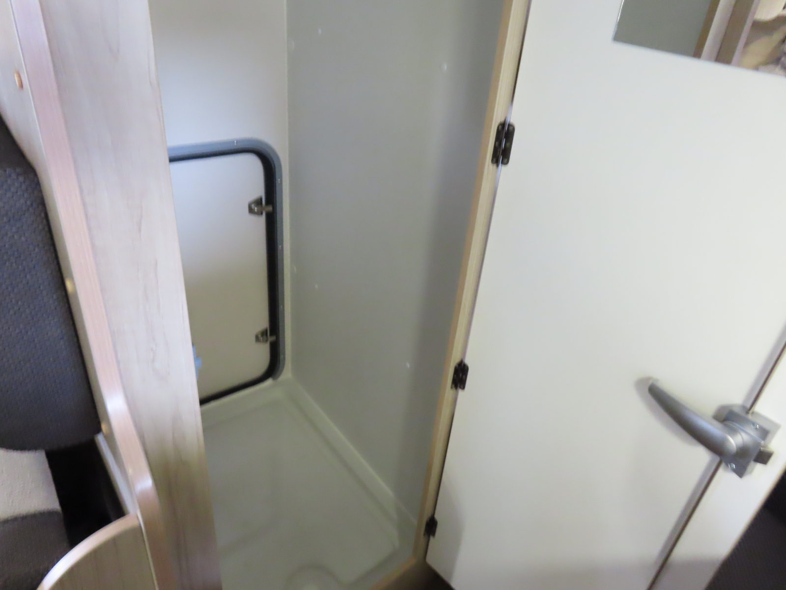 キャンピングカーキャブコン