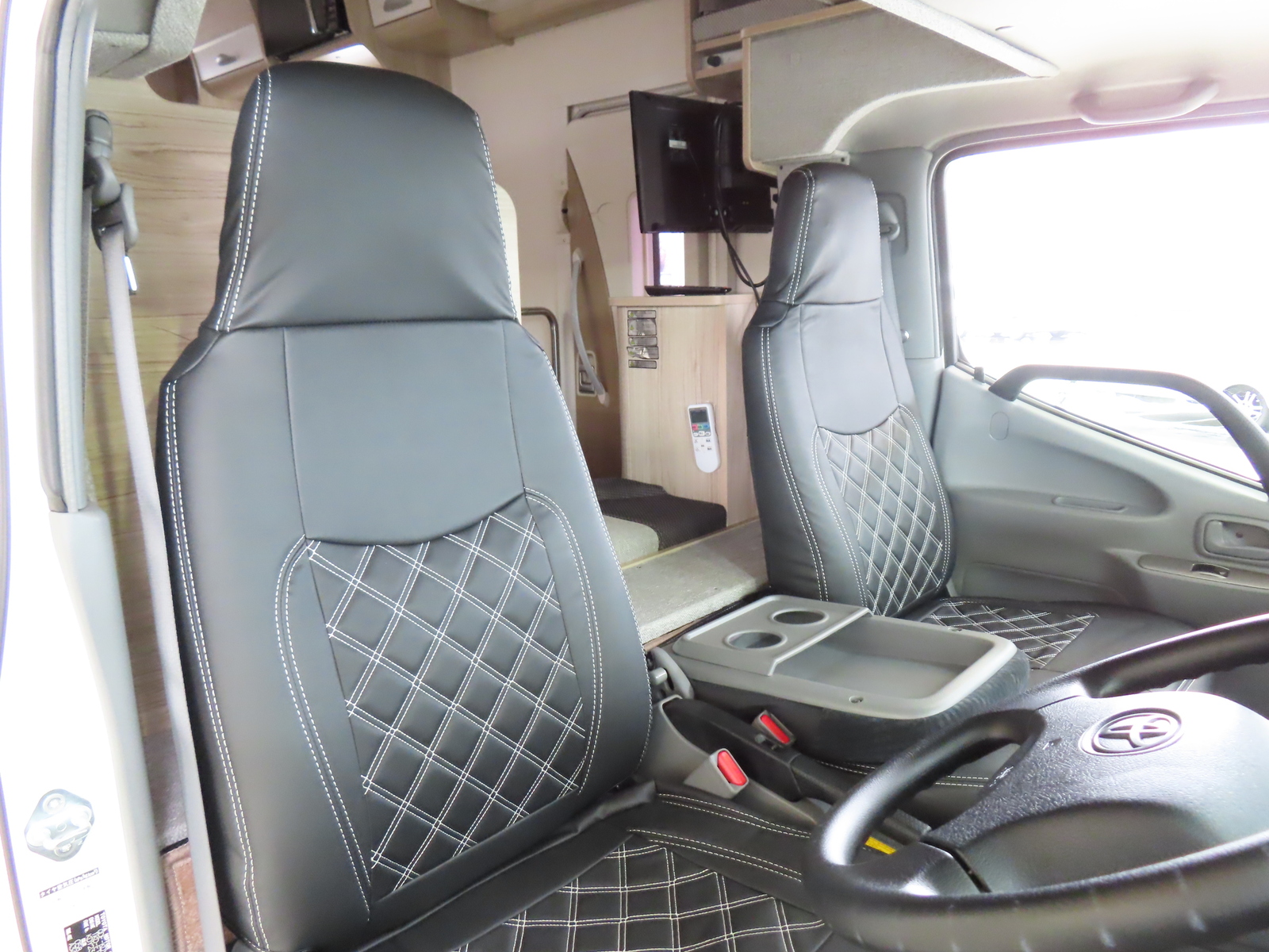 キャンピングカーキャブコン