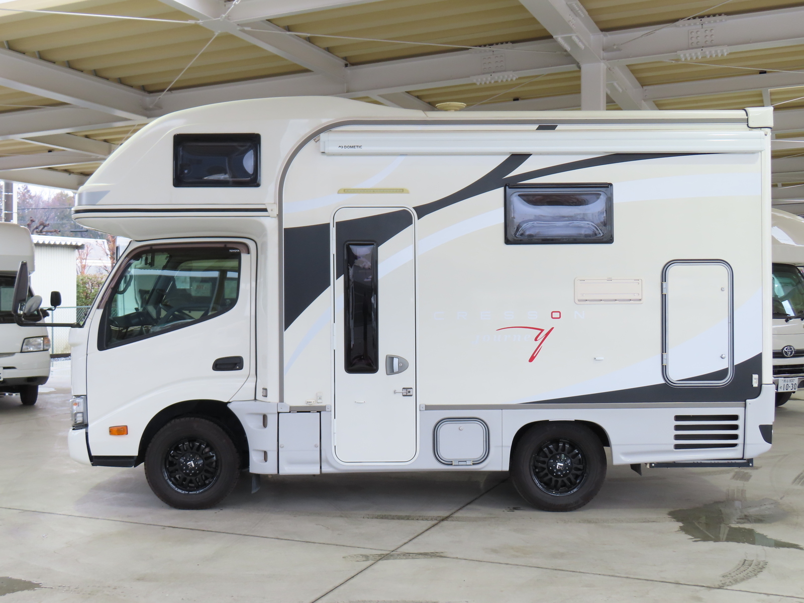 キャンピングカーキャブコン