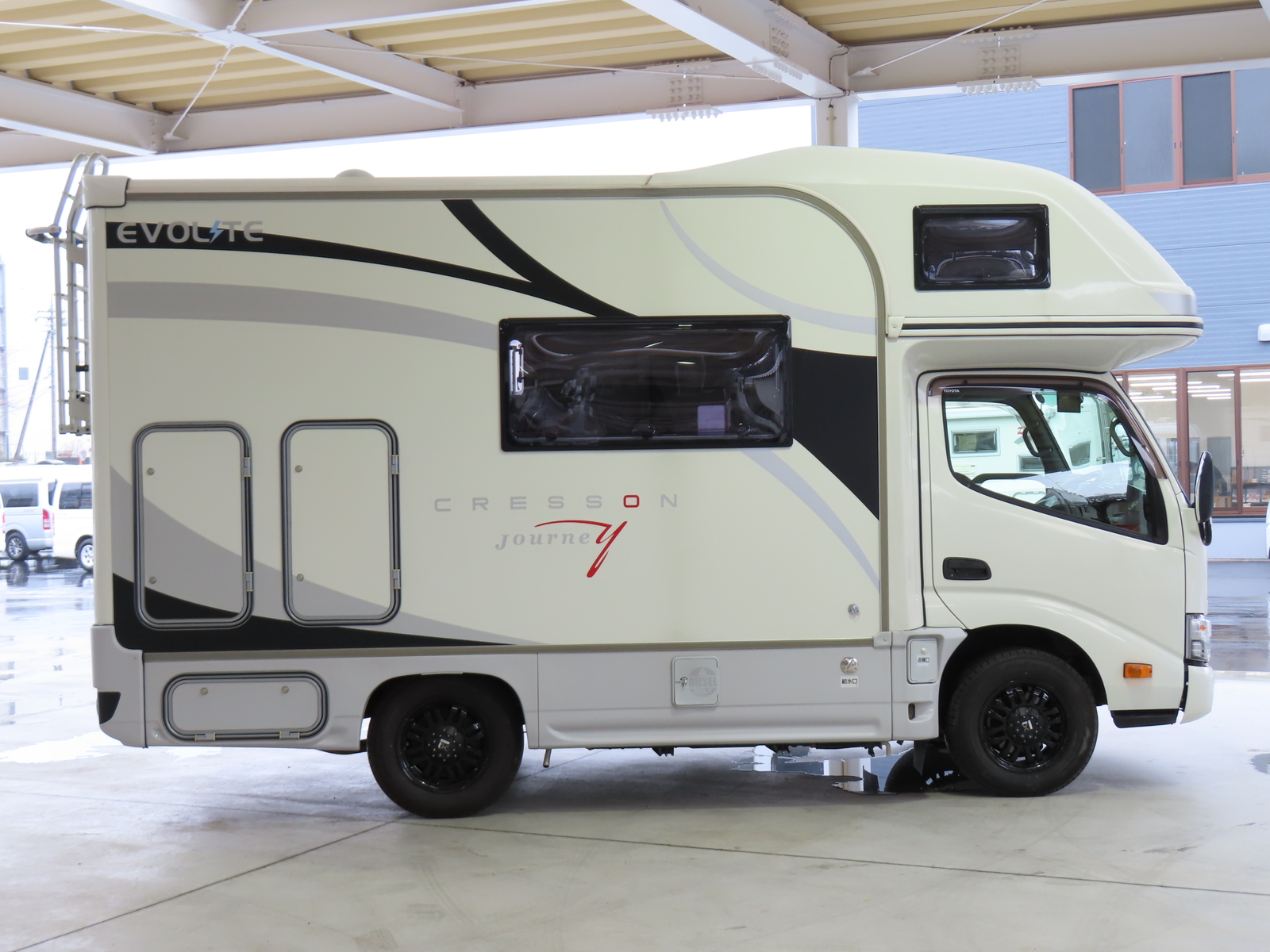 キャンピングカーキャブコン