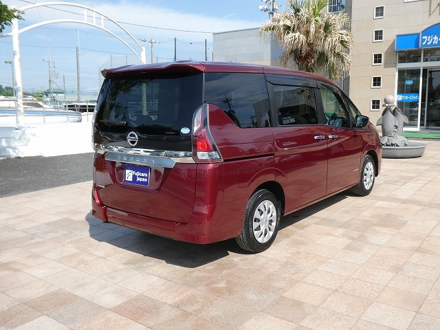 日産セレナ