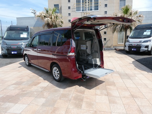 日産セレナ