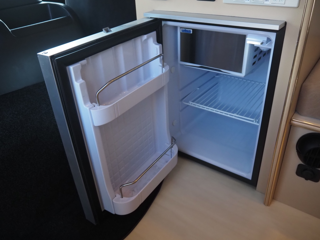 キャンピングカーバンコン