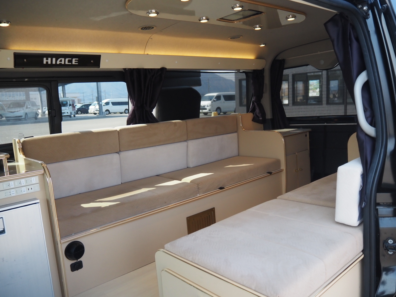 キャンピングカーバンコン