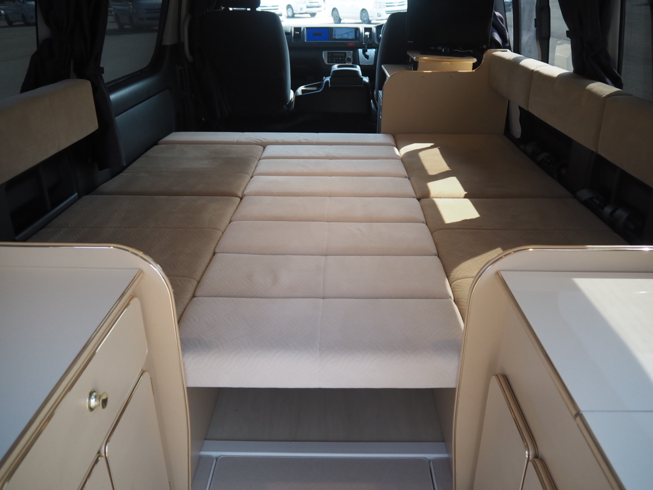 キャンピングカーバンコン