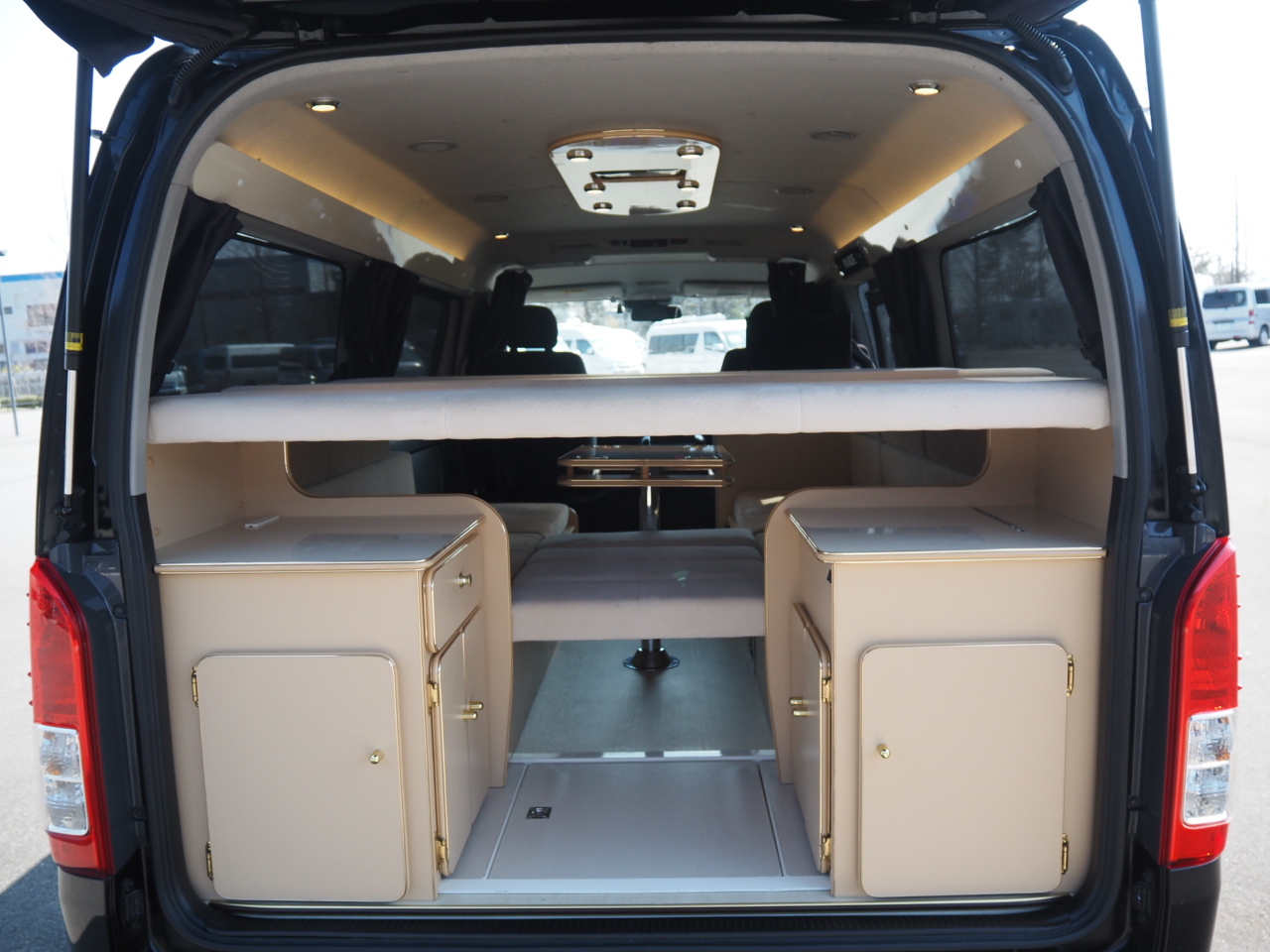 キャンピングカーバンコン