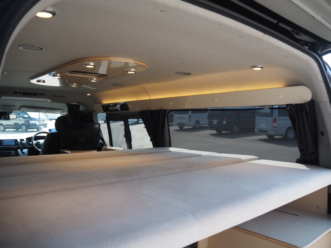 キャンピングカーバンコン