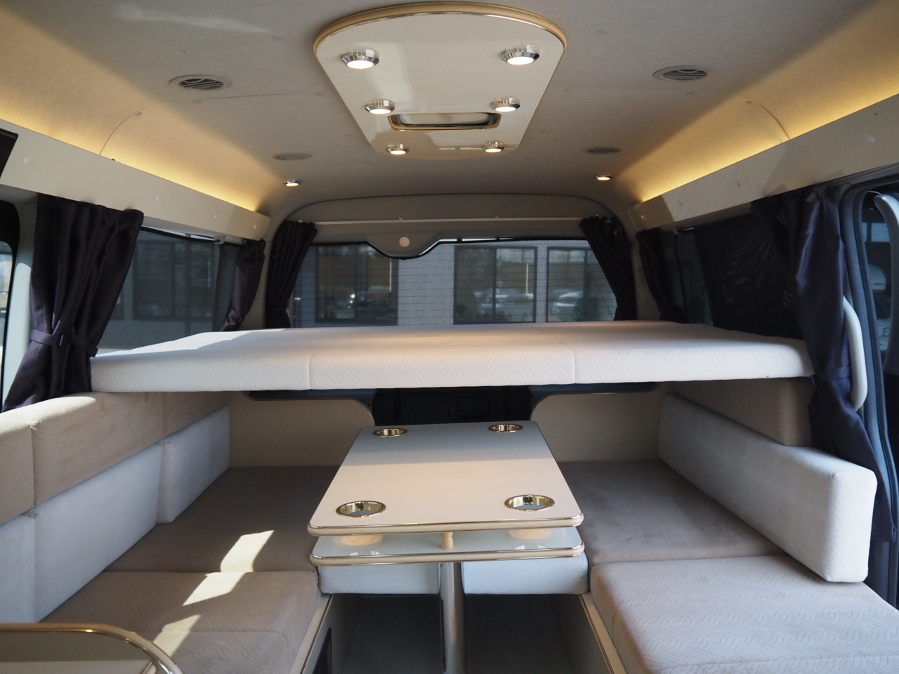 キャンピングカーバンコン