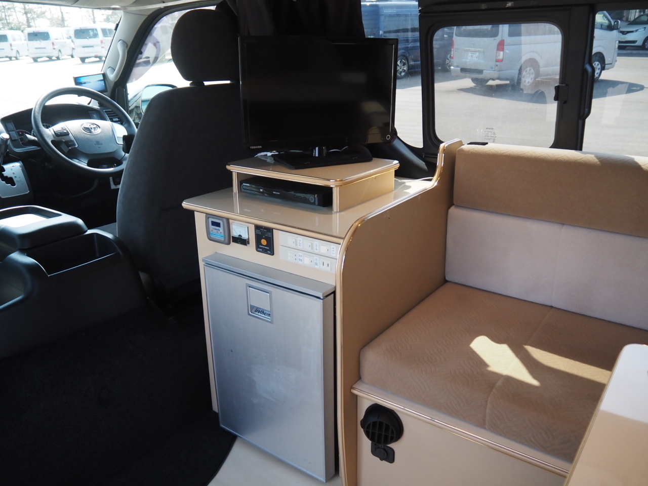 キャンピングカーバンコン