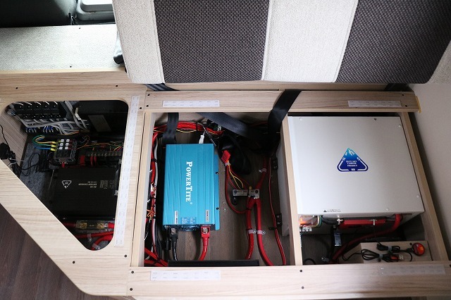 キャンピングカーキャブコン