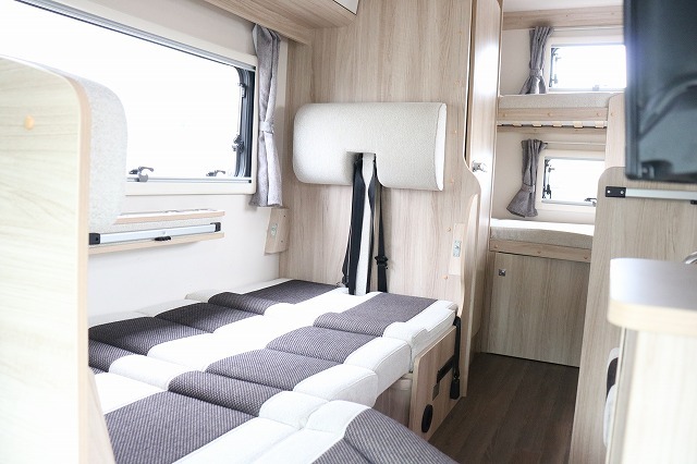 キャンピングカーキャブコン