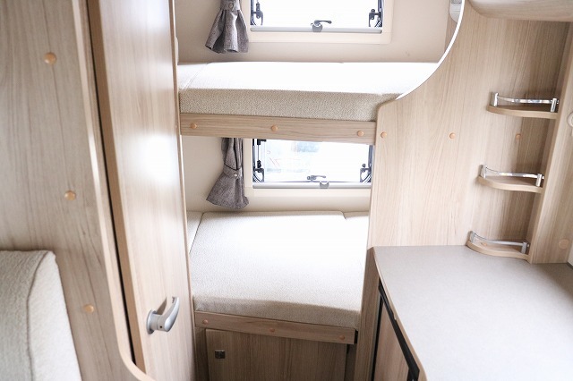 キャンピングカーキャブコン