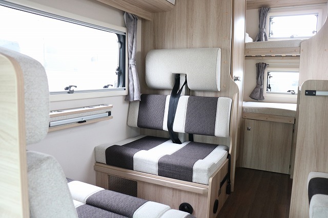 キャンピングカーキャブコン