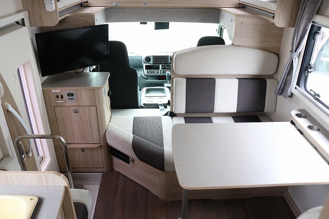 キャンピングカーキャブコン